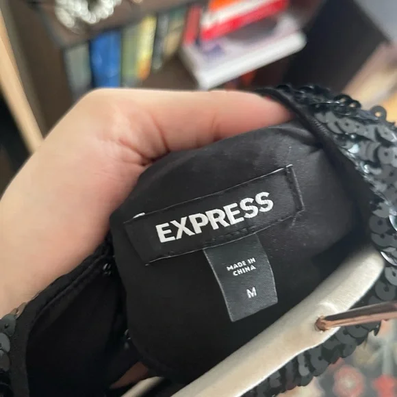 Gorgeous sequin mini dress - Picture 3 of 5